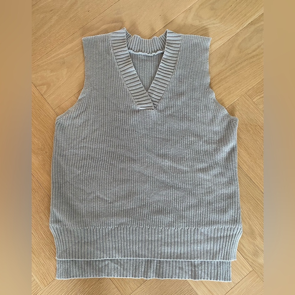 Sleeveless sweater